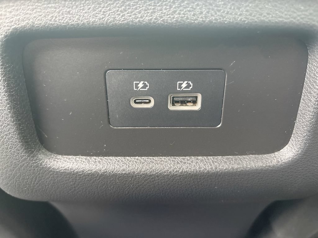 Used 2025 Nissan Pathfinder SV AWD/4WD image 34