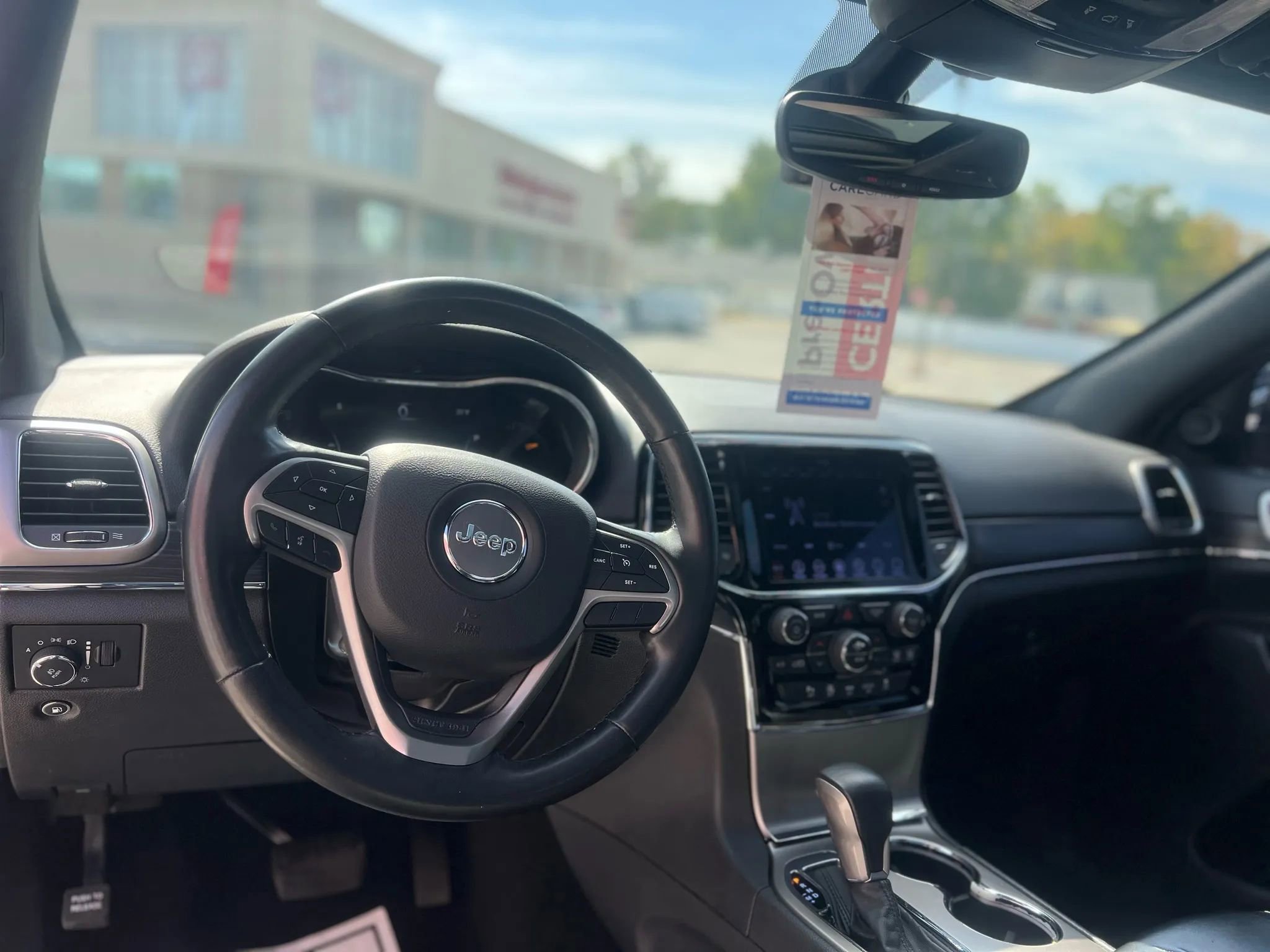 Used 2019 Jeep Grand Cherokee Limited w/ Luxury Group II image 19