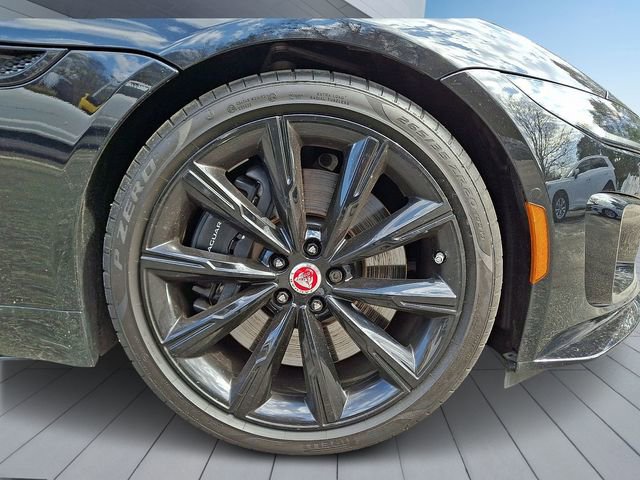 Used 2023 Jaguar F-TYPE R image 9
