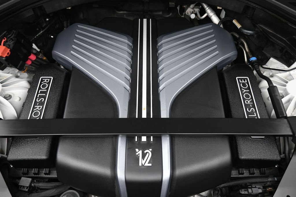 Used 2021 Rolls-Royce Cullinan Black Badge AWD/4WD image 32