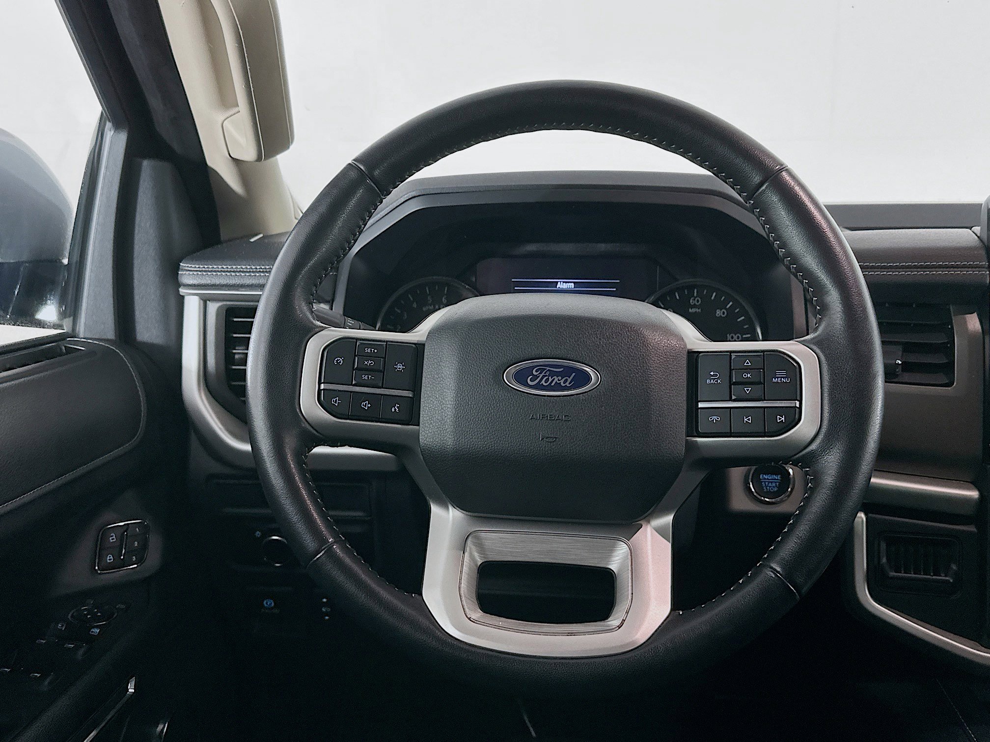 Used 2024 Ford Expedition XLT image 18