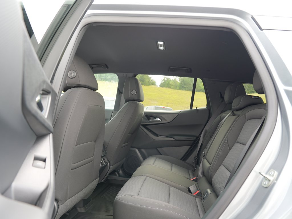 New 2027 Chevrolet Equinox LT w/ LPO, Floor Liner Package AWD/4WD image 11
