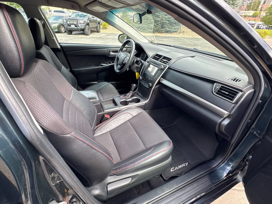 Used 2016 Toyota Camry SE FWD image 16