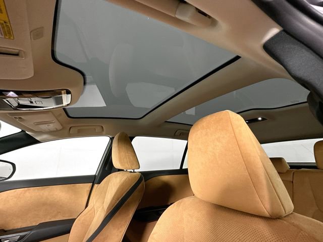 Used 2023 Lexus RZ 450e Premium w/ Accessory Package (2T) image 18