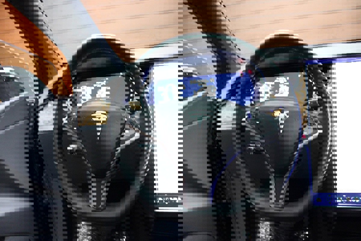 Used 2020 Tesla Model X image 36