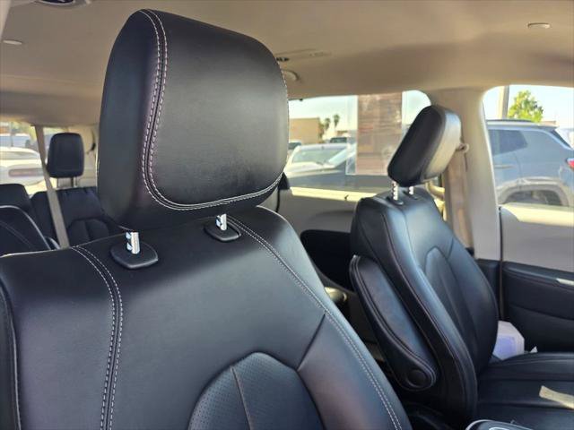 Certified 2024 Chrysler Pacifica Touring-L FWD image 21