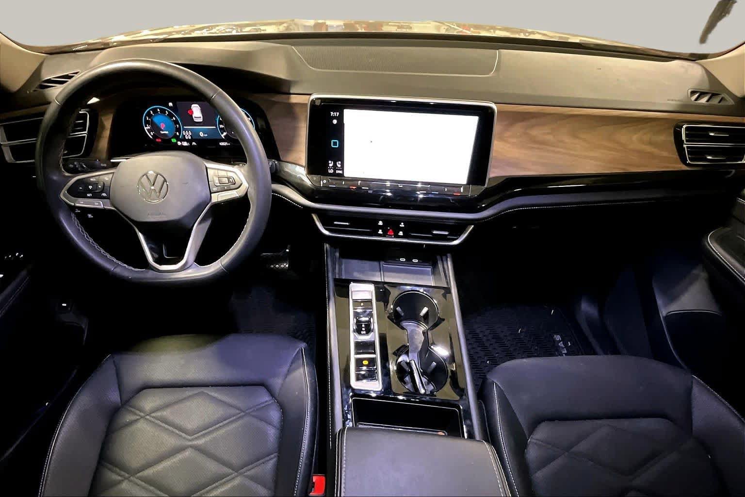 Used 2024 Volkswagen Atlas SE FWD image 15