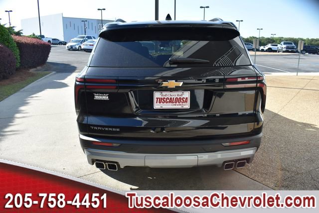 Used 2025 Chevrolet Traverse LT w/ Driver Confidence Package image 8