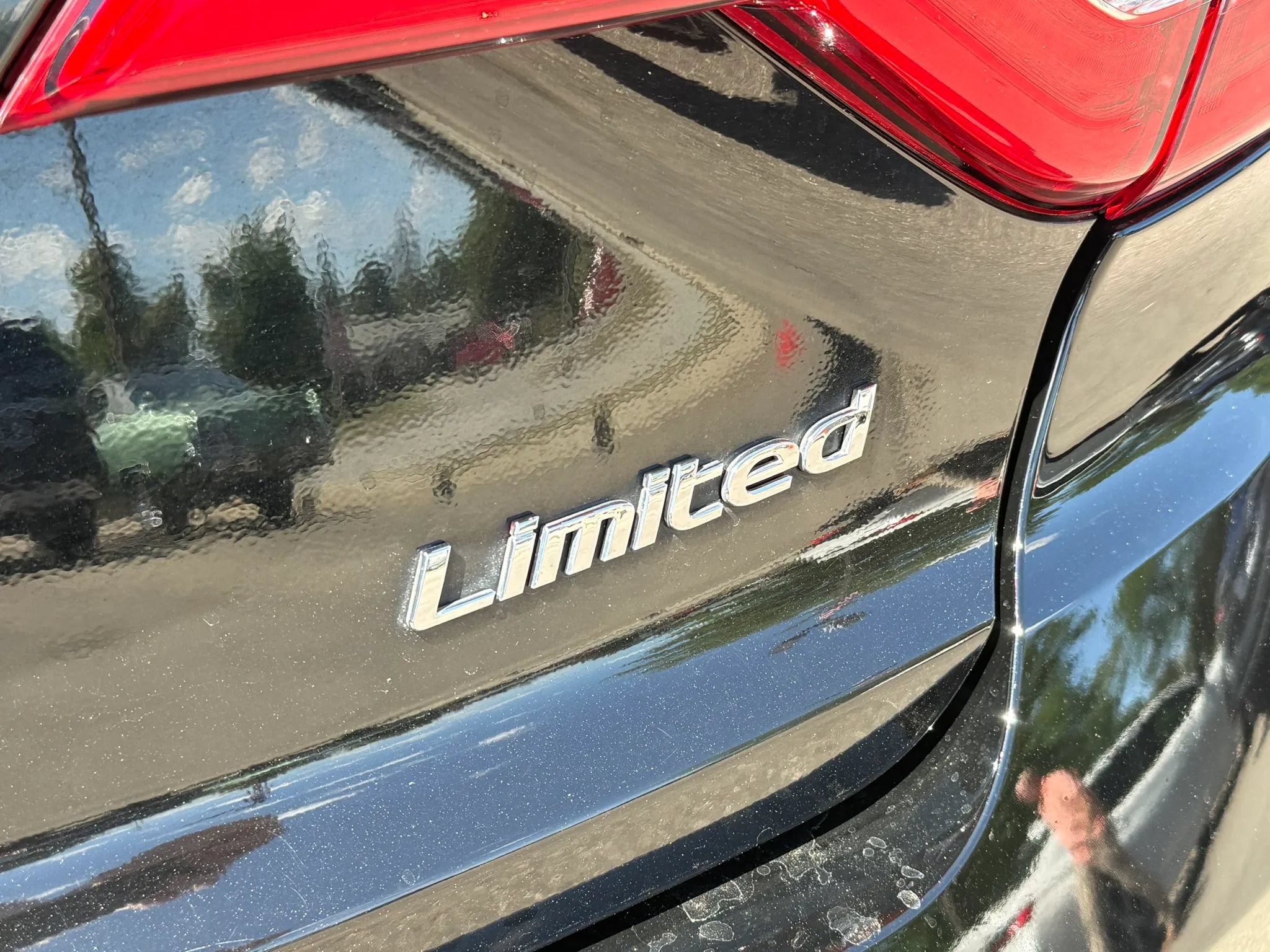 Used 2017 Hyundai Sonata Limited w/ Cargo Package FWD image 13