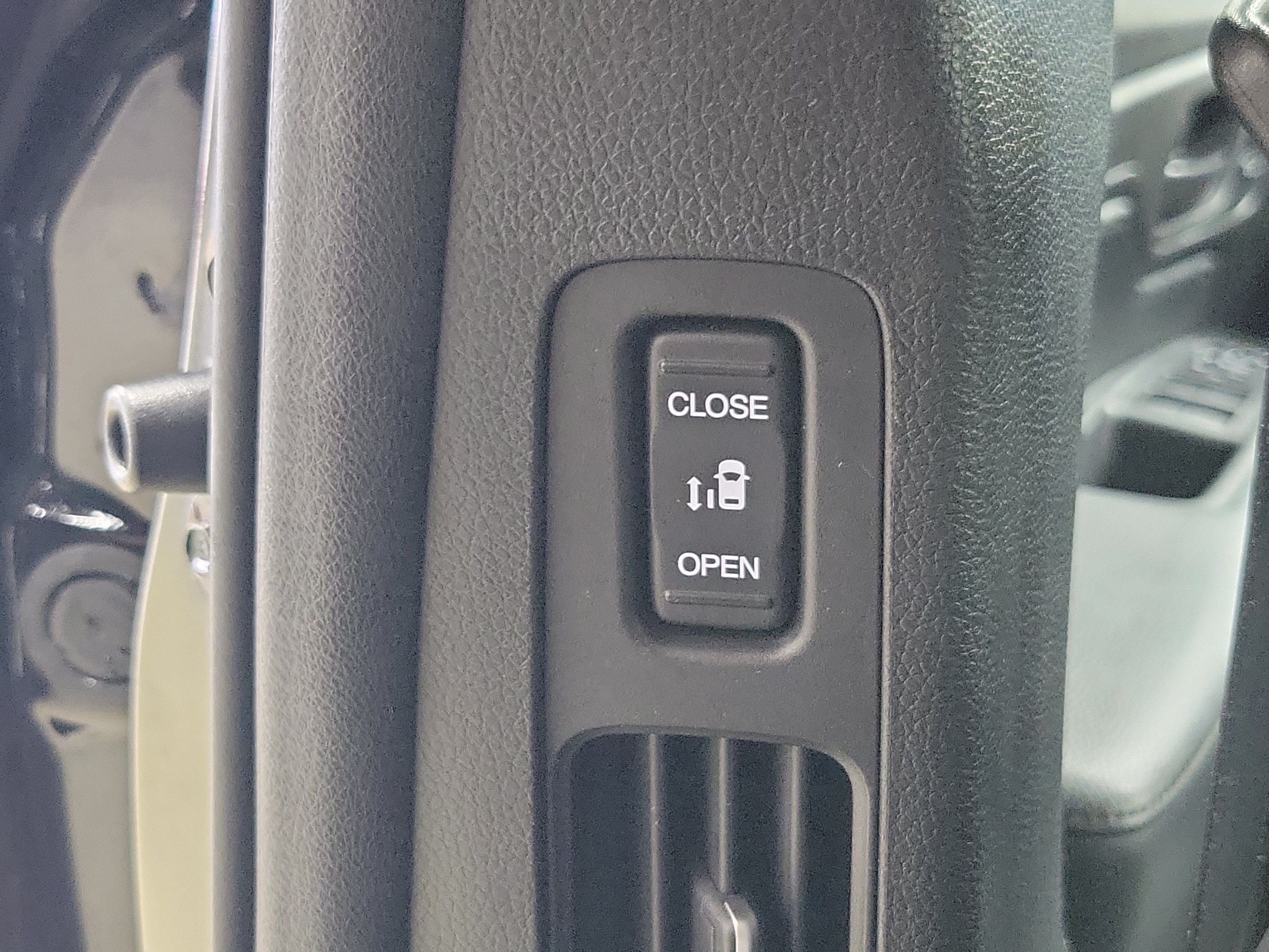 Used 2025 Honda Odyssey EX-L image 16