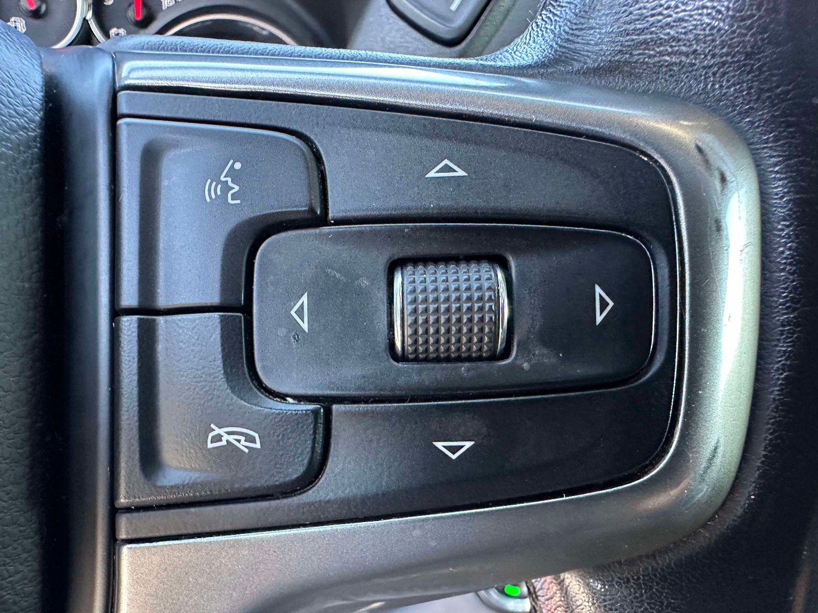 Used 2019 Chevrolet Silverado 1500 LT w/ All-Star Edition AWD/4WD image 13