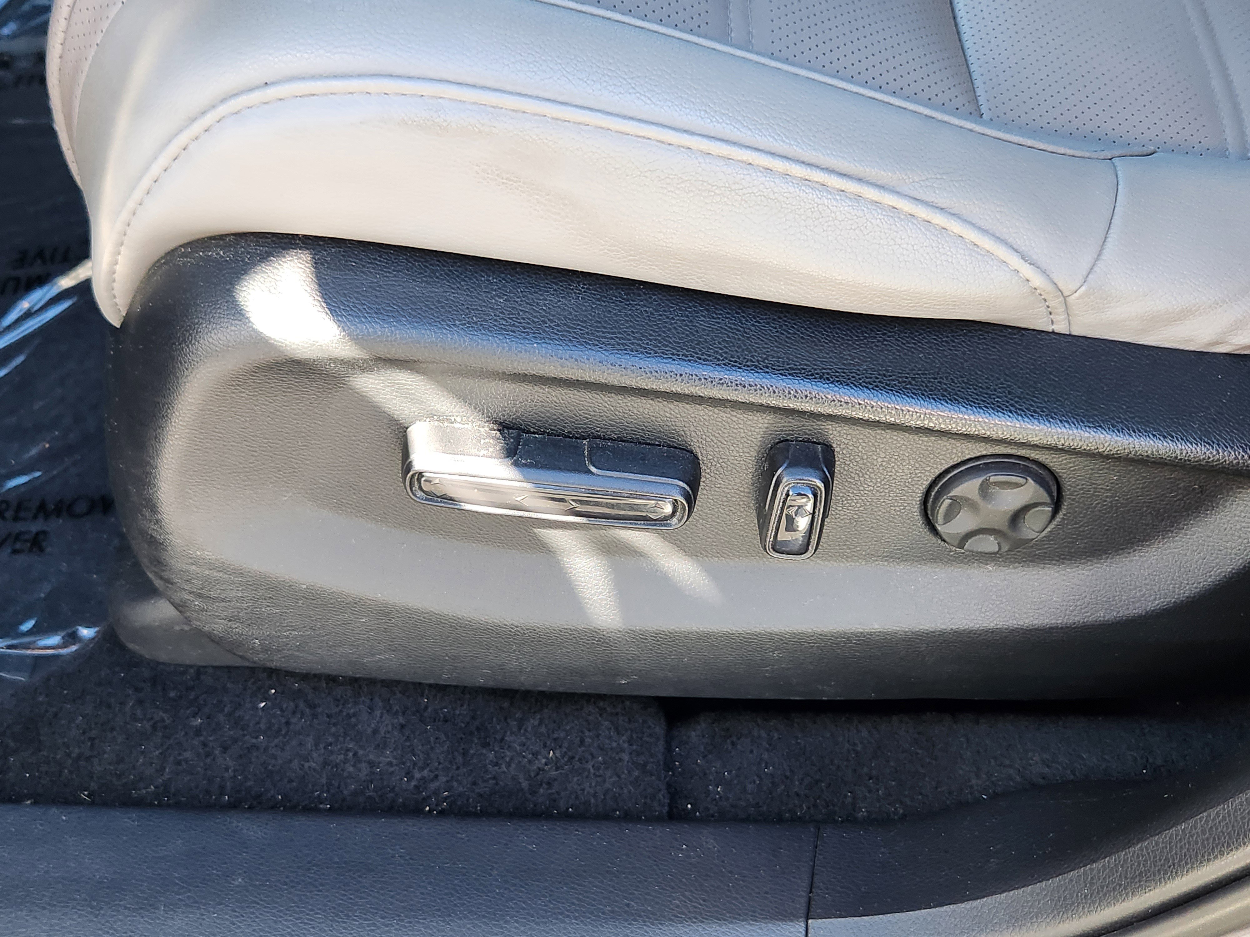 Used 2020 Honda CR-V Touring image 14