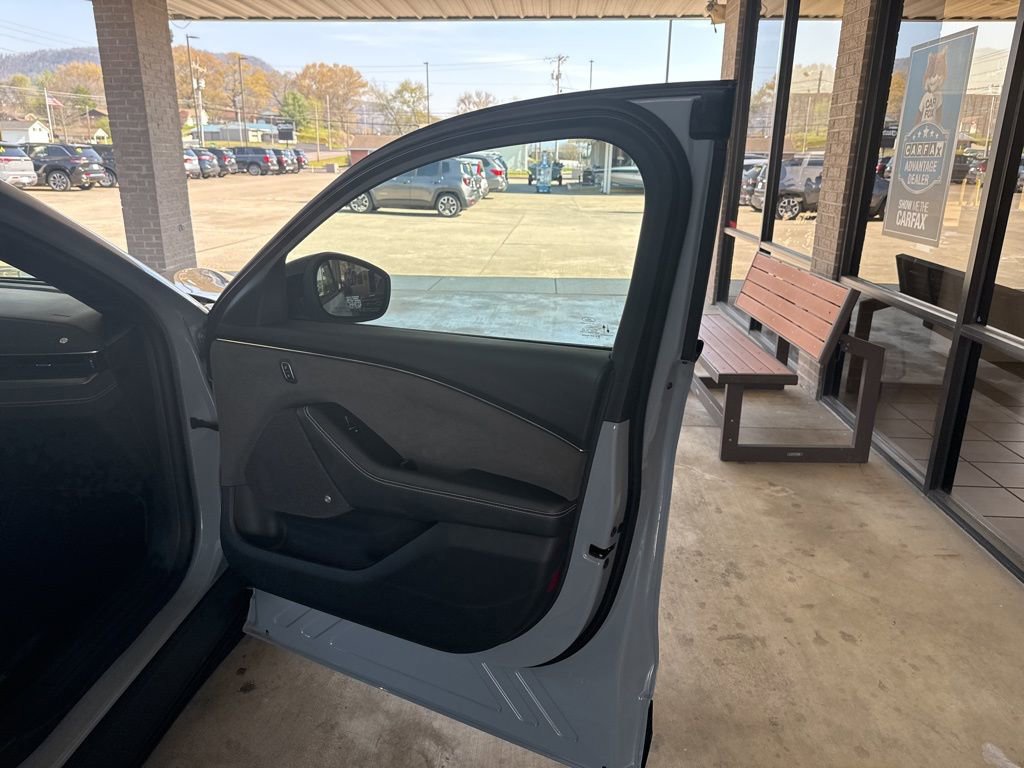 Used 2025 Ford Mustang Mach-E GT image 23