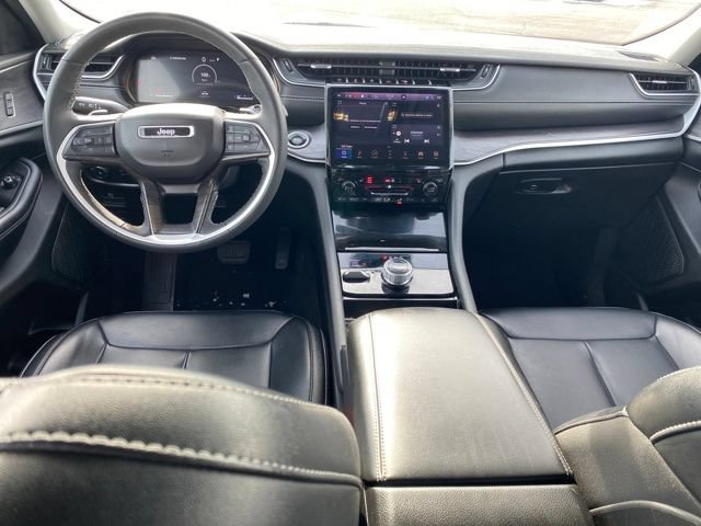 Used 2023 Jeep Grand Cherokee Limited AWD/4WD image 5