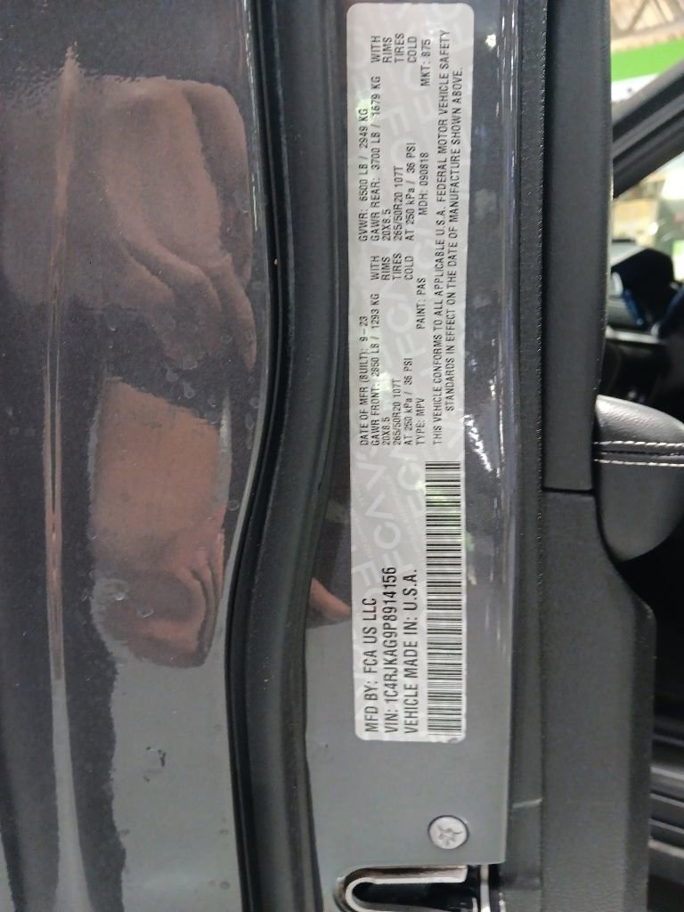 Used 2023 Jeep Grand Cherokee L Laredo AWD/4WD image 10