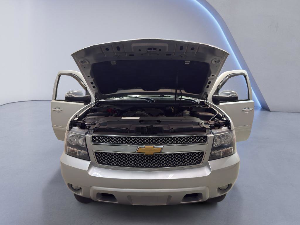 Used 2013 Chevrolet Avalanche LT w/ All-Star Edition image 9