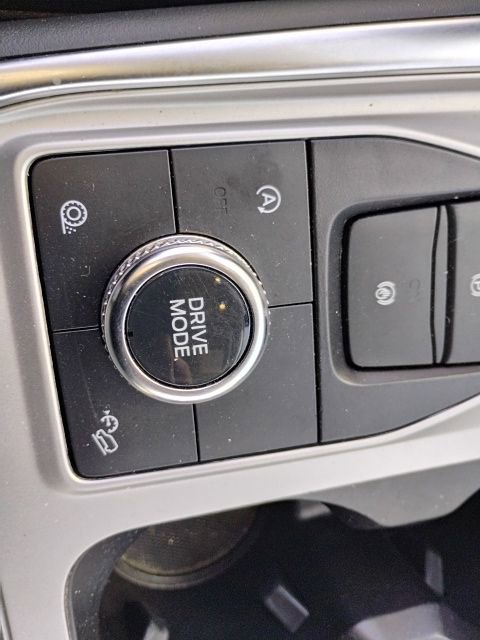 Used 2023 Ford Explorer XLT w/ Equipment Group 202A AWD/4WD image 24