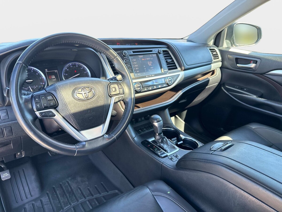 Used 2019 Toyota Highlander XLE FWD image 15