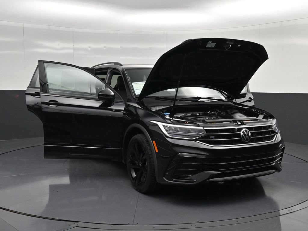 Used 2023 Volkswagen Tiguan SE R-Line FWD image 26