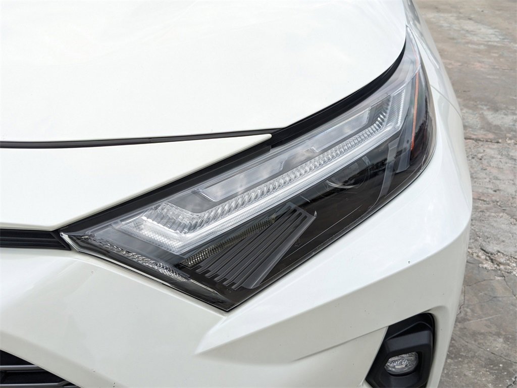 Used 2022 Toyota RAV4 Limited image 11