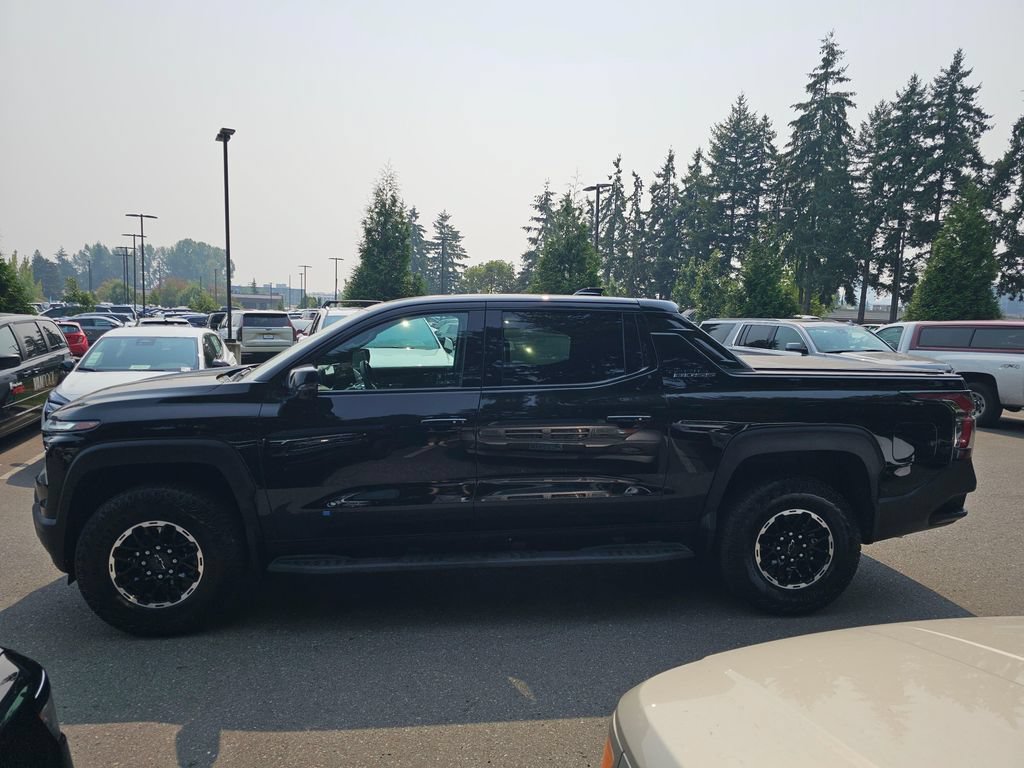 Used 2026 Chevrolet Silverado EV Trail Boss AWD/4WD image 4