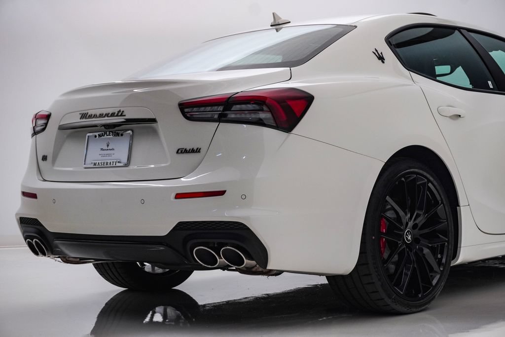 Certified 2024 Maserati Ghibli Modena Q4 AWD/4WD image 11