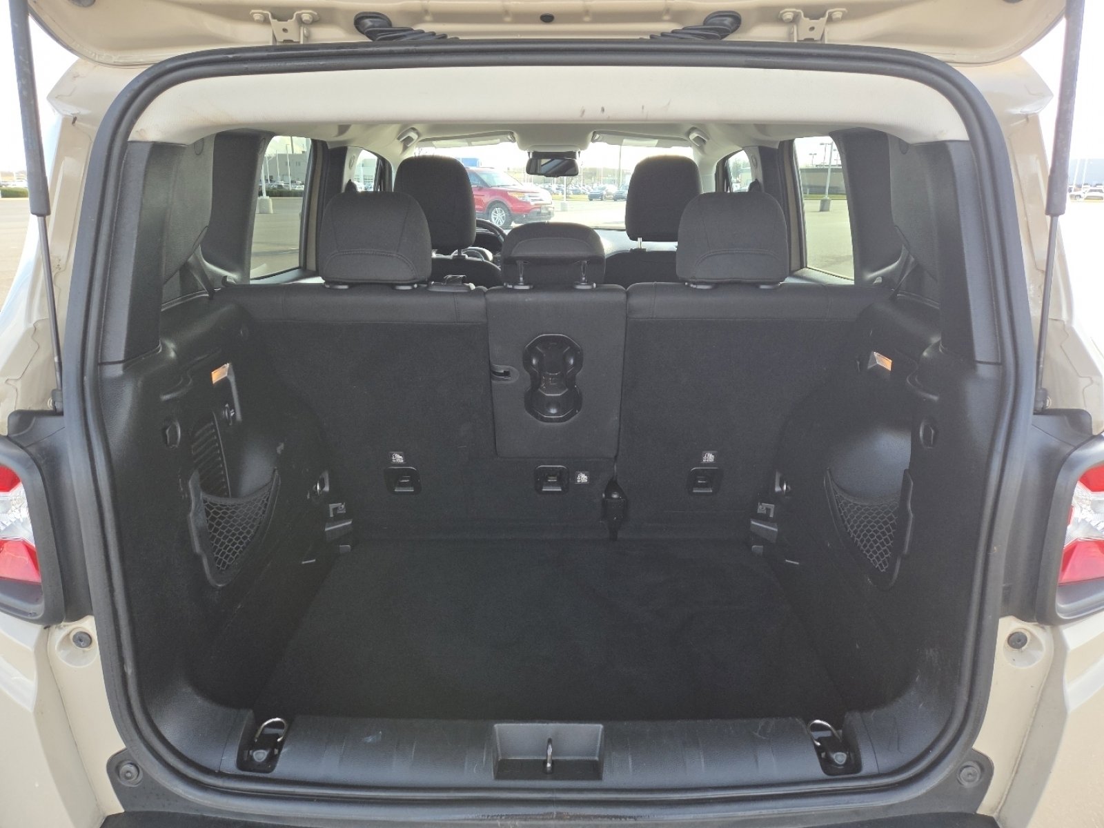 Used 2016 Jeep Renegade Latitude image 20