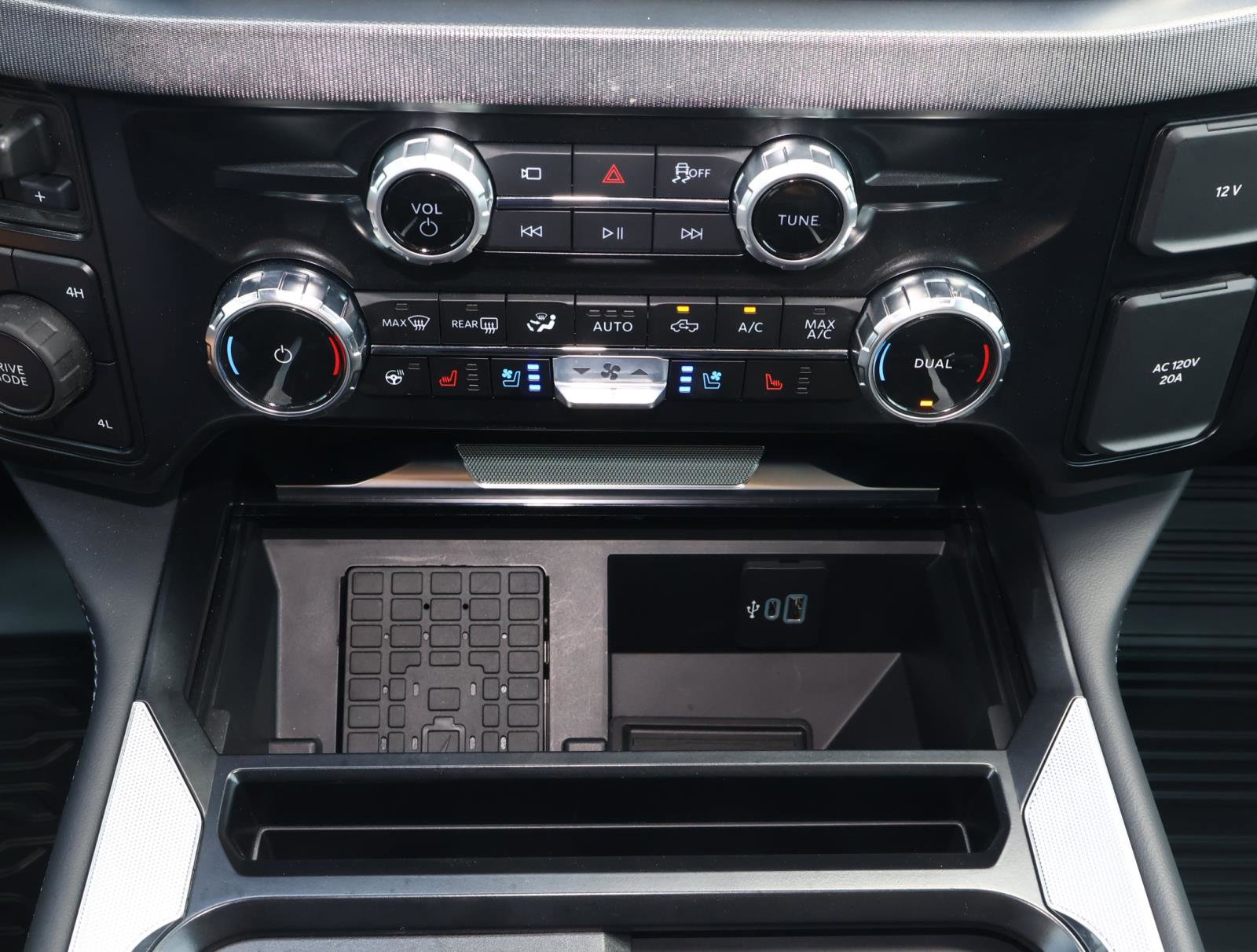 Used 2025 Ford F250 Platinum image 34