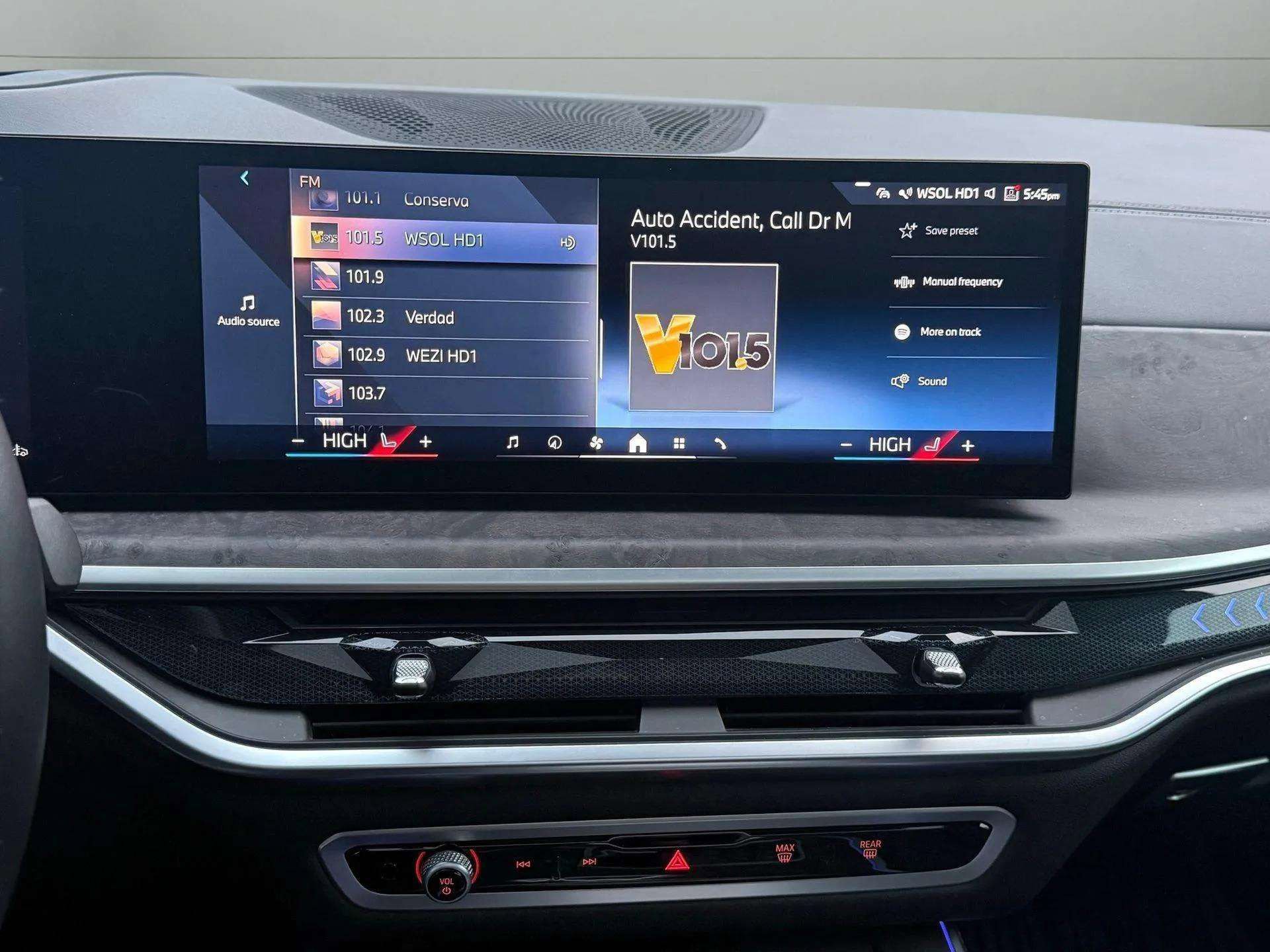 Used 2024 BMW X5 xDrive40i w/ M Sport Package image 35