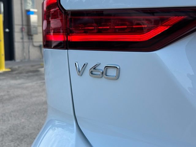 Certified 2024 Volvo V60 B5 Cross Country Ultimate AWD/4WD image 37