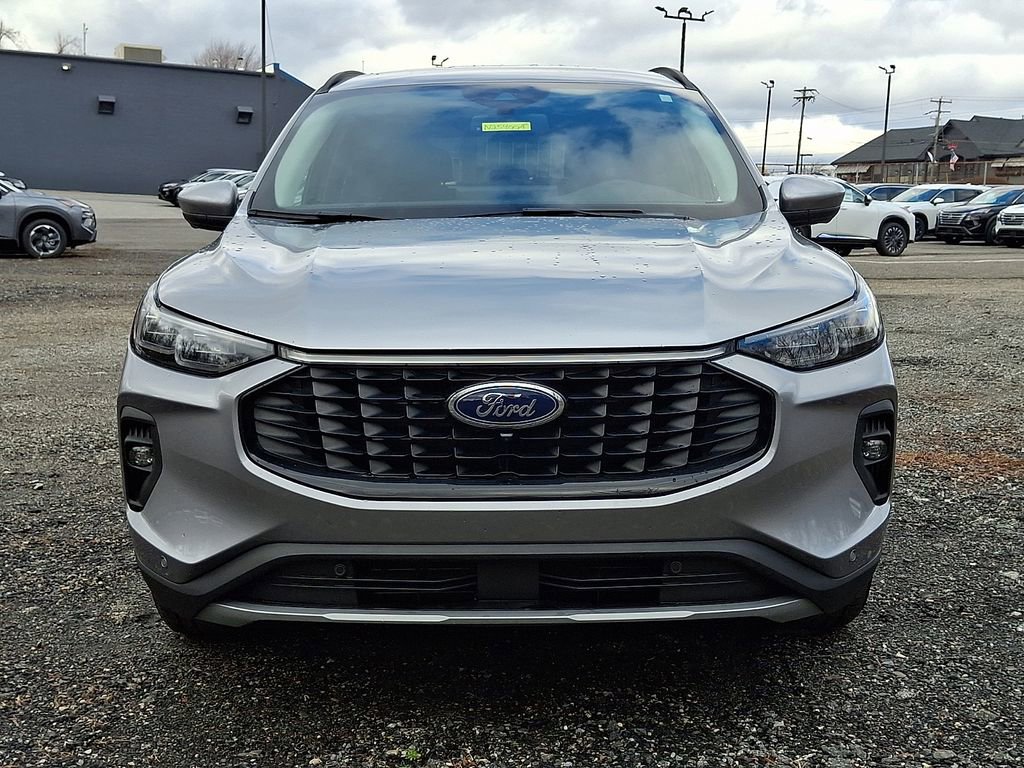 Used 2024 Ford Escape Platinum image 2