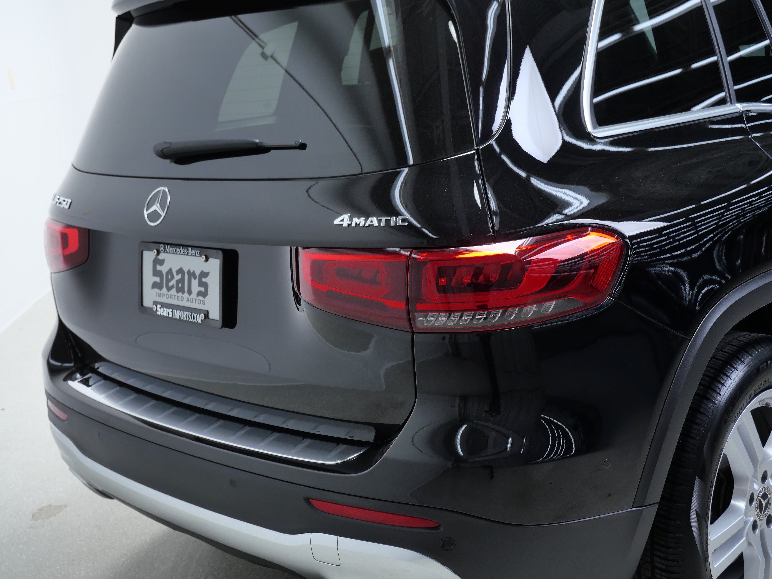 Used 2023 Mercedes-Benz GLB 250 4MATIC image 5