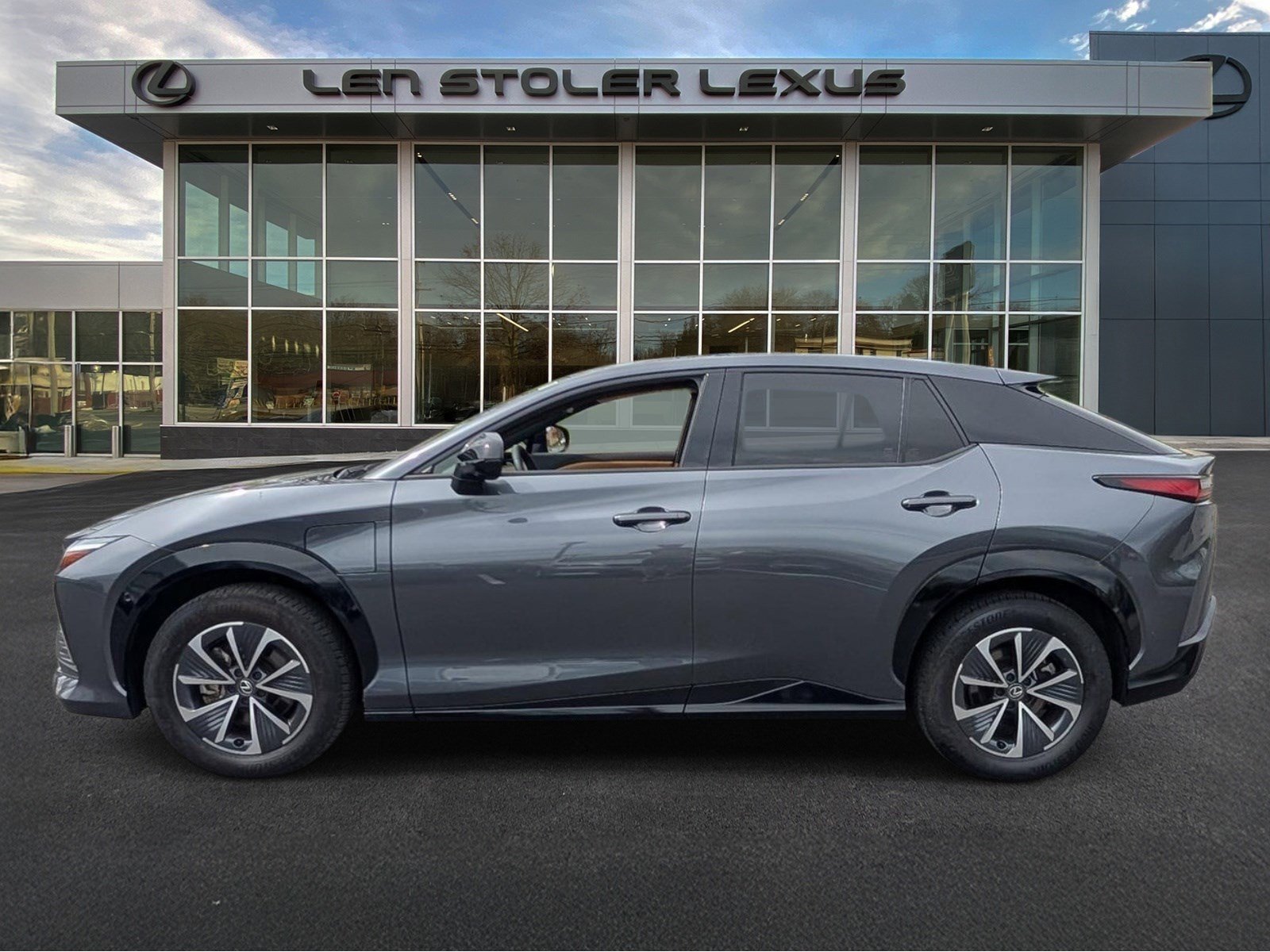 Used 2023 Lexus RZ 450e Premium w/ Technology Package image 6