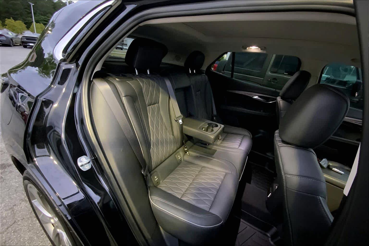 Used 2022 Buick Envision Avenir w/ Technology Package II FWD image 19