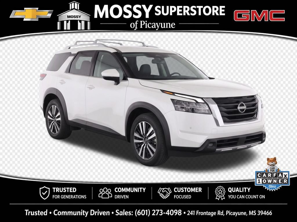 Used 2024 Nissan Pathfinder SL AWD/4WD image 2