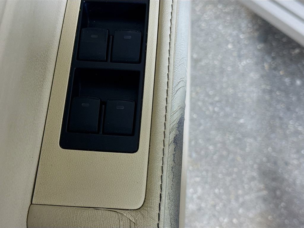 Used 2015 Lexus ES 350 w/ Premium Package image 17