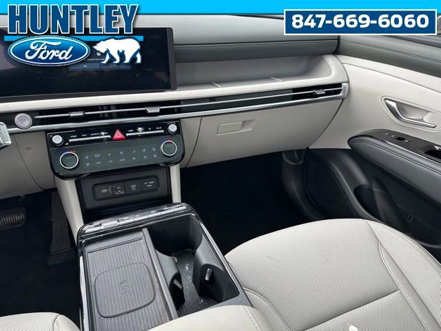 Used 2025 Hyundai Tucson Limited AWD/4WD image 17