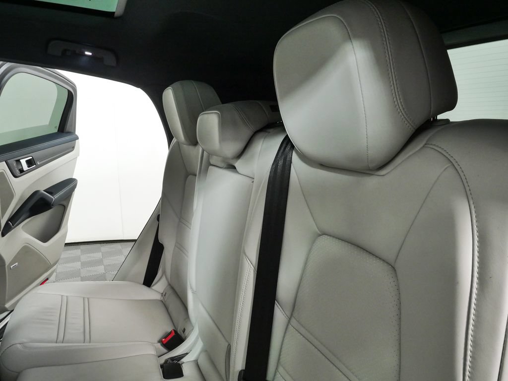 Certified 2021 Porsche Cayenne Coupe AWD/4WD image 23