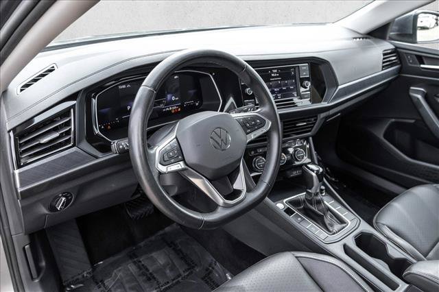 Used 2024 Volkswagen Jetta SE FWD image 10