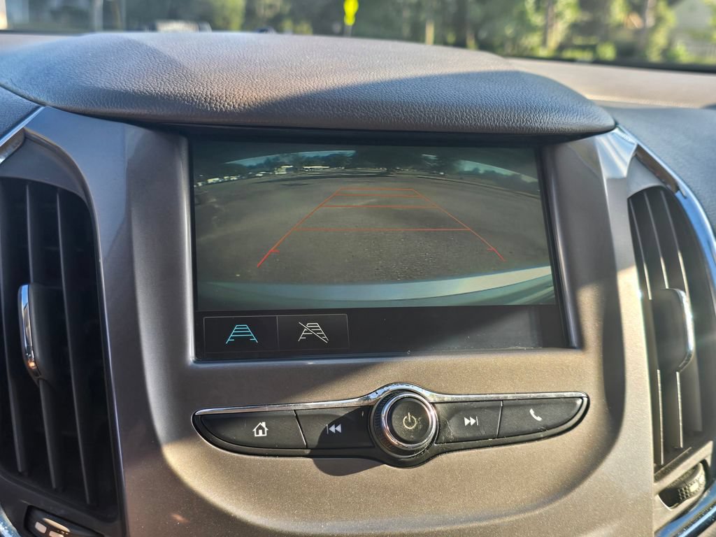 Used 2018 Chevrolet Cruze LT FWD image 27