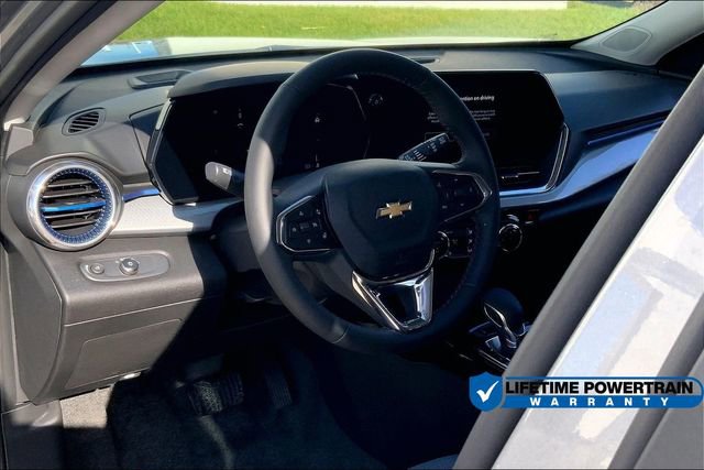 New 2025 Chevrolet Trax LT w/ Driver Confidence Package FWD image 7