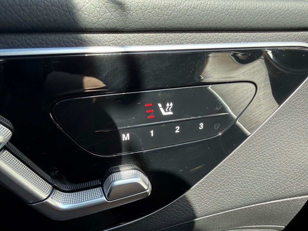 Used 2025 Mercedes-Benz C 300 4MATIC Sedan image 15