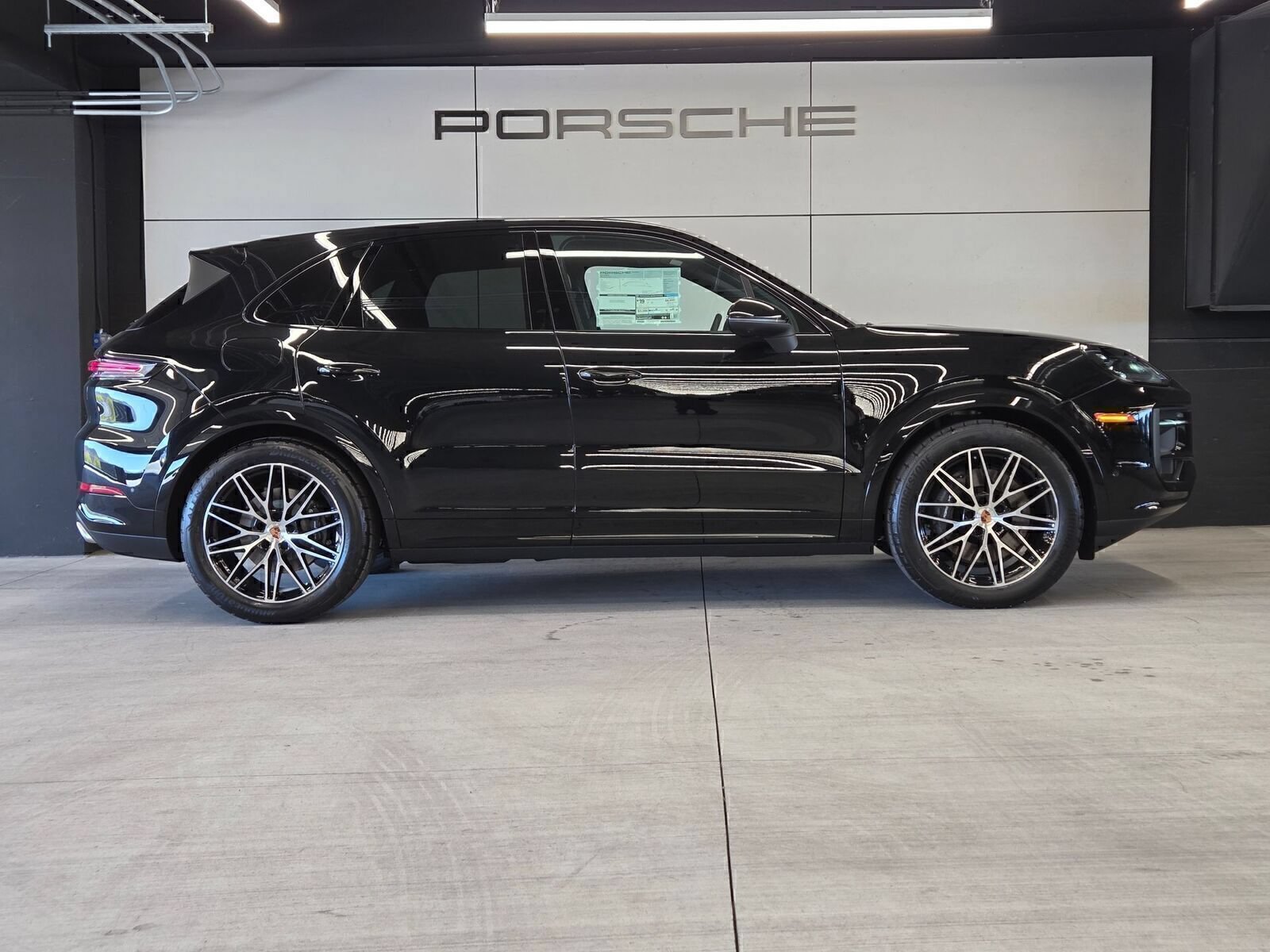 Certified 2026 Porsche Cayenne AWD/4WD image 26