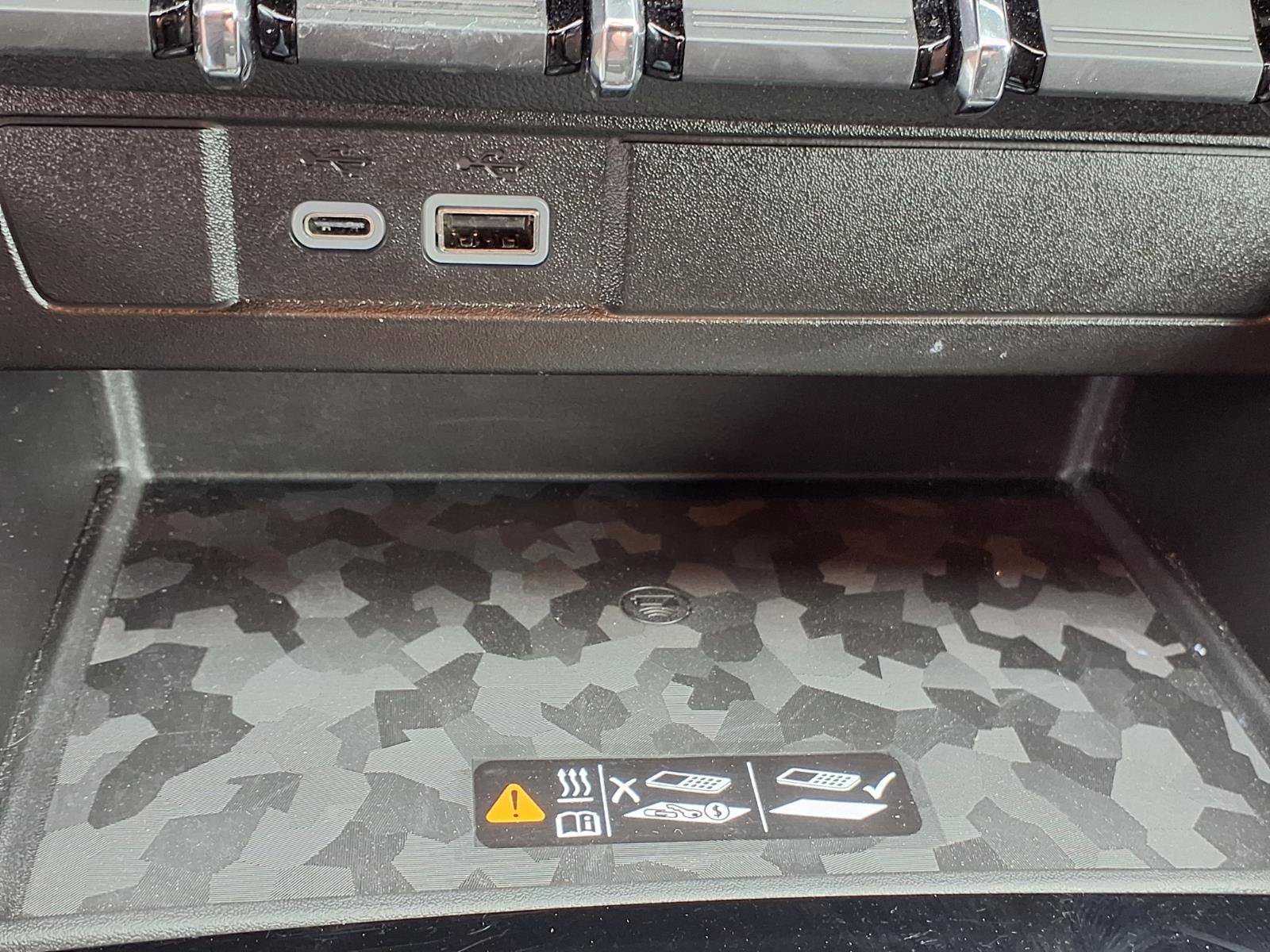 Used 2024 Chevrolet Colorado LT w/ LT Convenience Package II AWD/4WD image 7