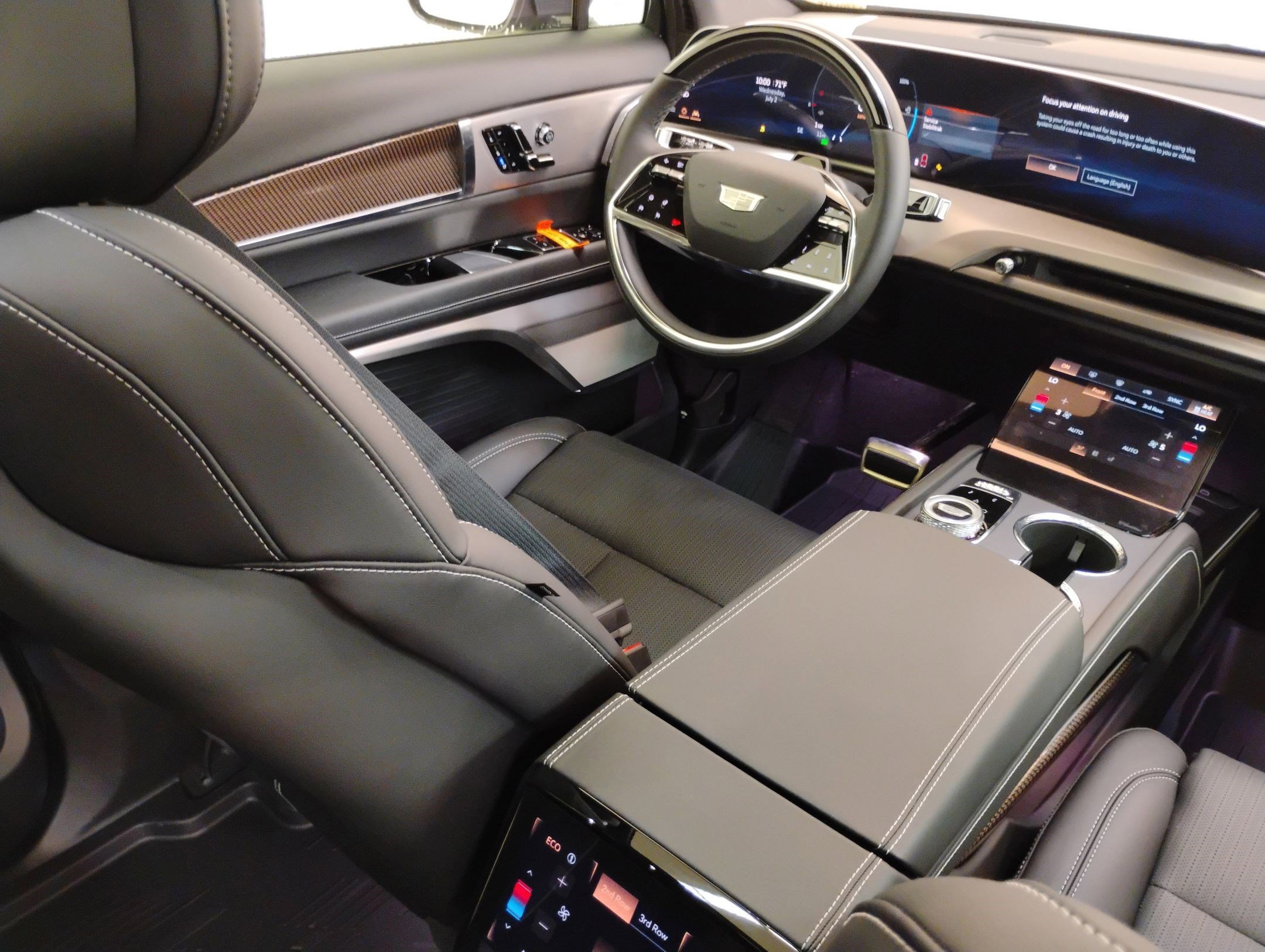 New 2026 Cadillac Vistiq Sport w/ LPO, Floor Liner Package image 4