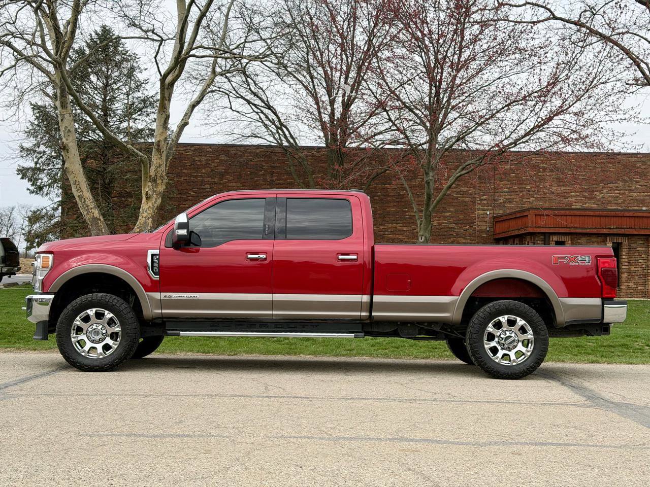 Used 2020 Ford F350 Lariat w/ Lariat Ultimate Package image 3