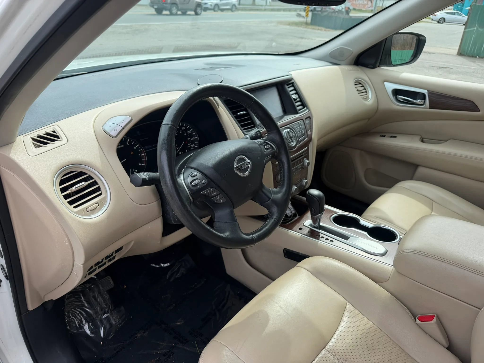 Used 2020 Nissan Pathfinder Platinum image 30