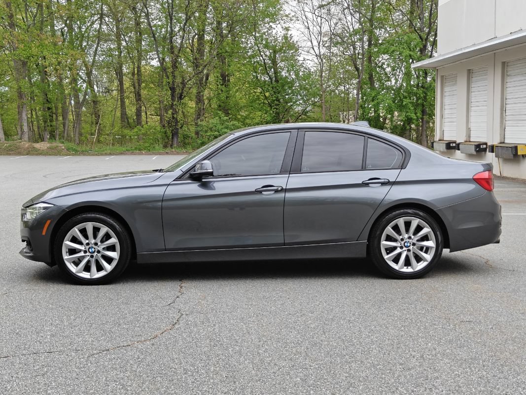 Used 2018 BMW 320i xDrive Sedan w/ Convenience Package AWD/4WD image 8