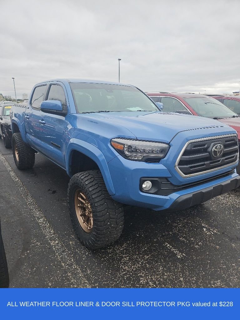 Used 2019 Toyota Tacoma SR5 AWD/4WD image 2