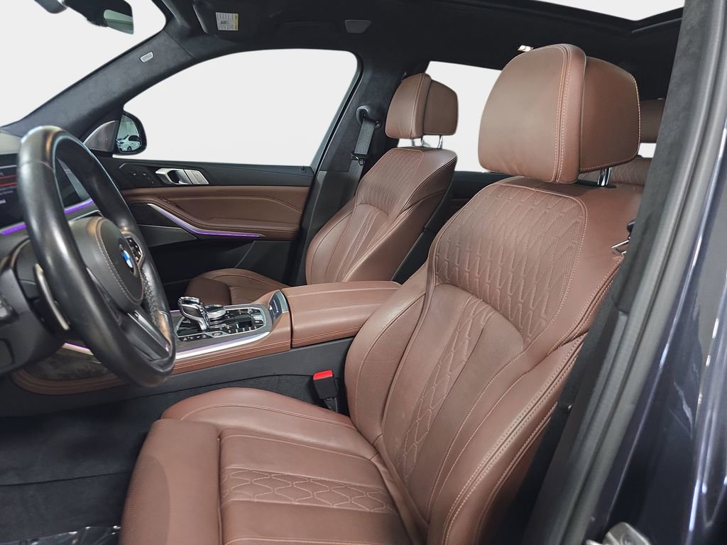 Used 2021 BMW X7 M50i w/ Dynamic Handling Package AWD/4WD image 17
